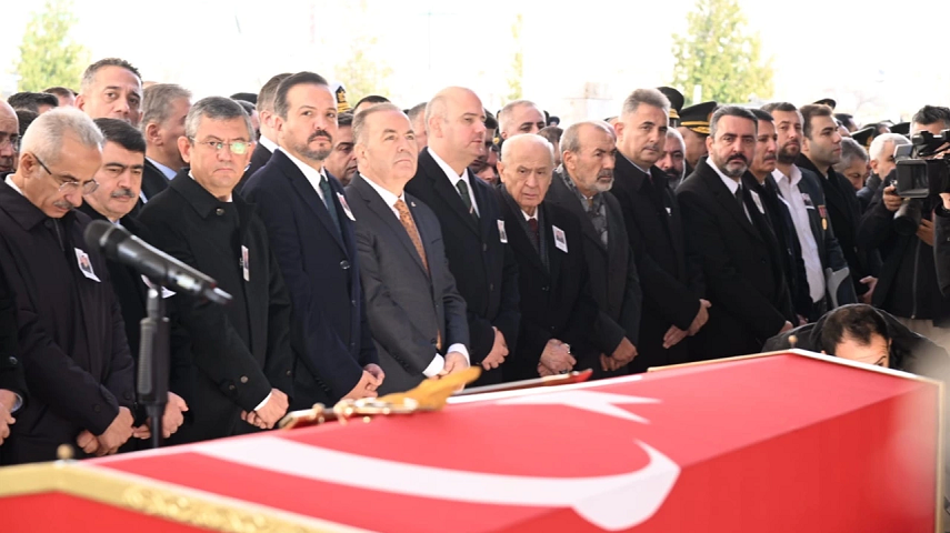 CHP Genel Başkanı Özgür Özel’e şehit cenazesinde tepki