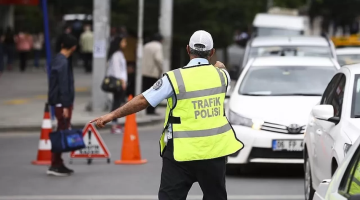 Trafikte denetimler yapıldı! 466 bin 170 araç ve sürücüye cezai işlem!