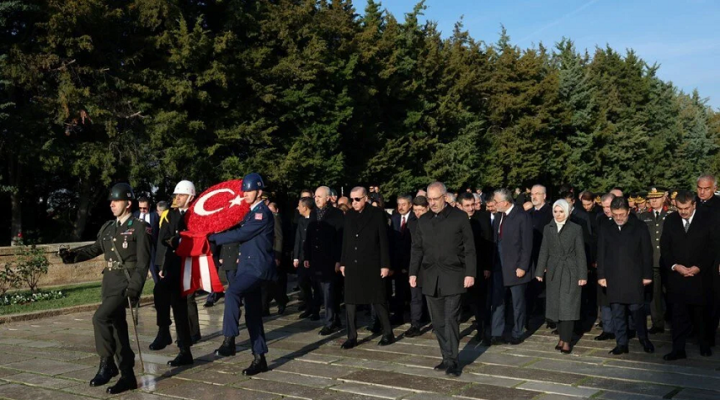 Cumhurbaşkanı Erdoğan ve devlet erkanı Ata’nın huzurunda